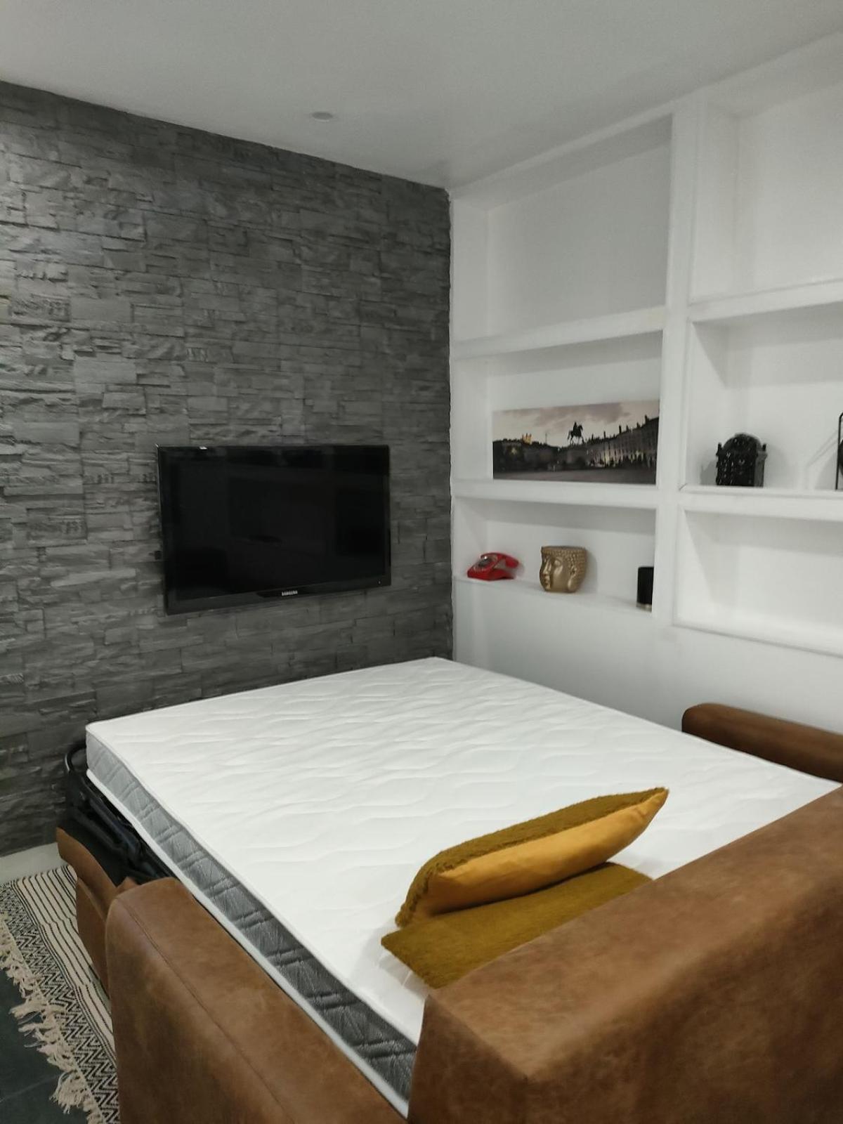 Apartamento Le Petit Cocon - Parking Prive - Lyon Sud Vénissieux Exterior foto